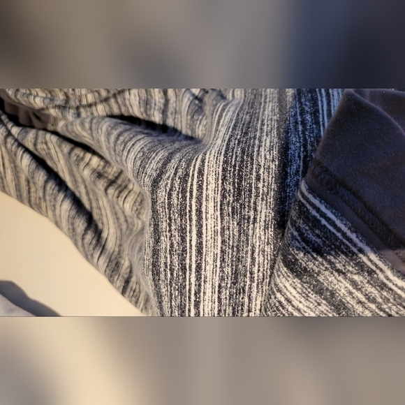 Lululemon sweater cardigan coat | Savasana Grey Wrap size 4 - Picture 7 of 11
